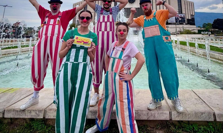 Празничен ноември в театър „Хенд“: Безплатни събития от класната стая до сцената